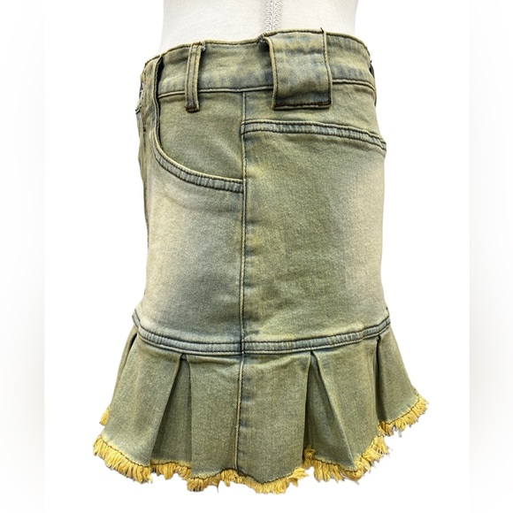 Superdown Pleated Raw Hem Denim Mini Skirt Medium Faded Light Wash Y2K - Picture 3 of 11